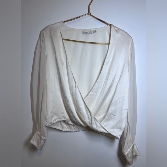 Alice + Olivia V Neck White Sheer Silk  Cropped Blouse Shirt medium - Picture 9 of 12
